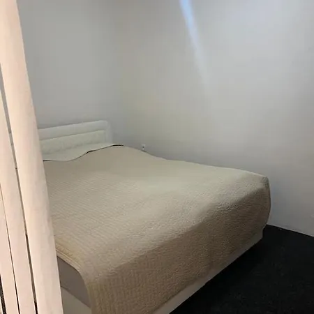 V Centre Free Parking Apartment