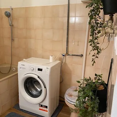 V Centre Free Parking Apartment